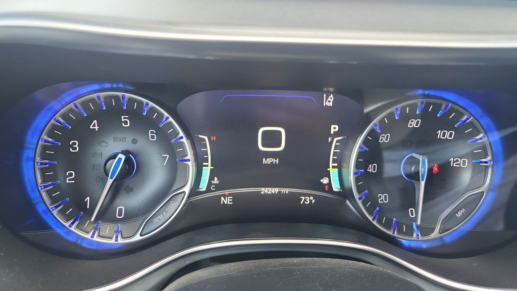 Used 2026 Chrysler Pacifica Limited FWD image 30