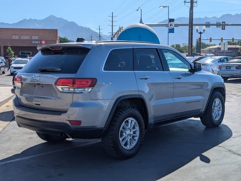 Used 2020 Jeep Grand Cherokee Laredo AWD/4WD image 4