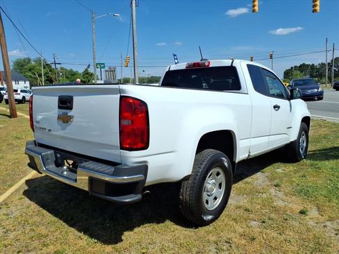 Used 2020 Chevrolet Colorado W/T w/ WT Convenience Package RWD image 2
