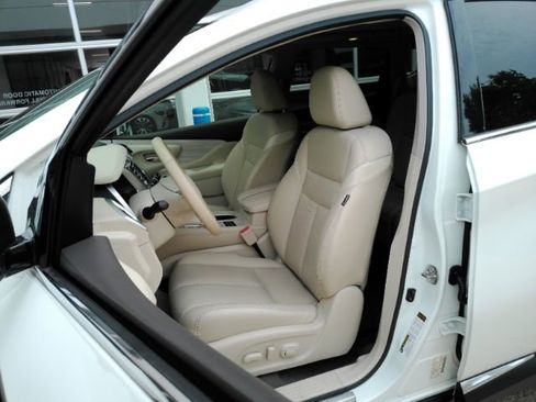 Used 2018 Nissan Murano SL w/ Moonroof Package AWD/4WD image 14