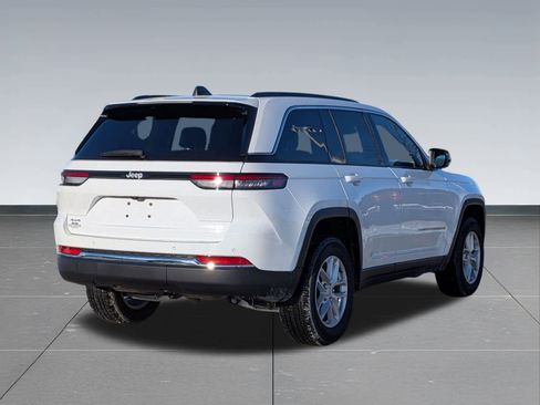 Used 2024 Jeep Grand Cherokee Laredo X image 5