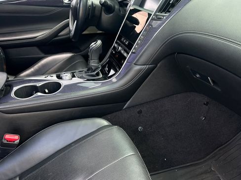 Used 2017 INFINITI Q60 Red Sport 400 image 16