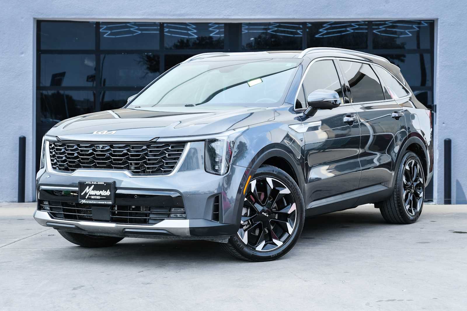 Used 2024 Kia Sorento SX FWD image 1