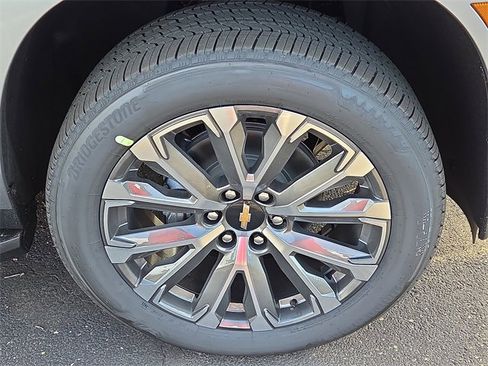 New 2026 Chevrolet Suburban High Country w/ Sun And Tow Package image 8