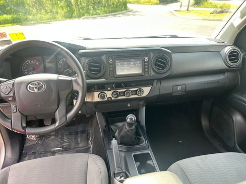 Used 2017 Toyota Tacoma SR AWD/4WD image 20