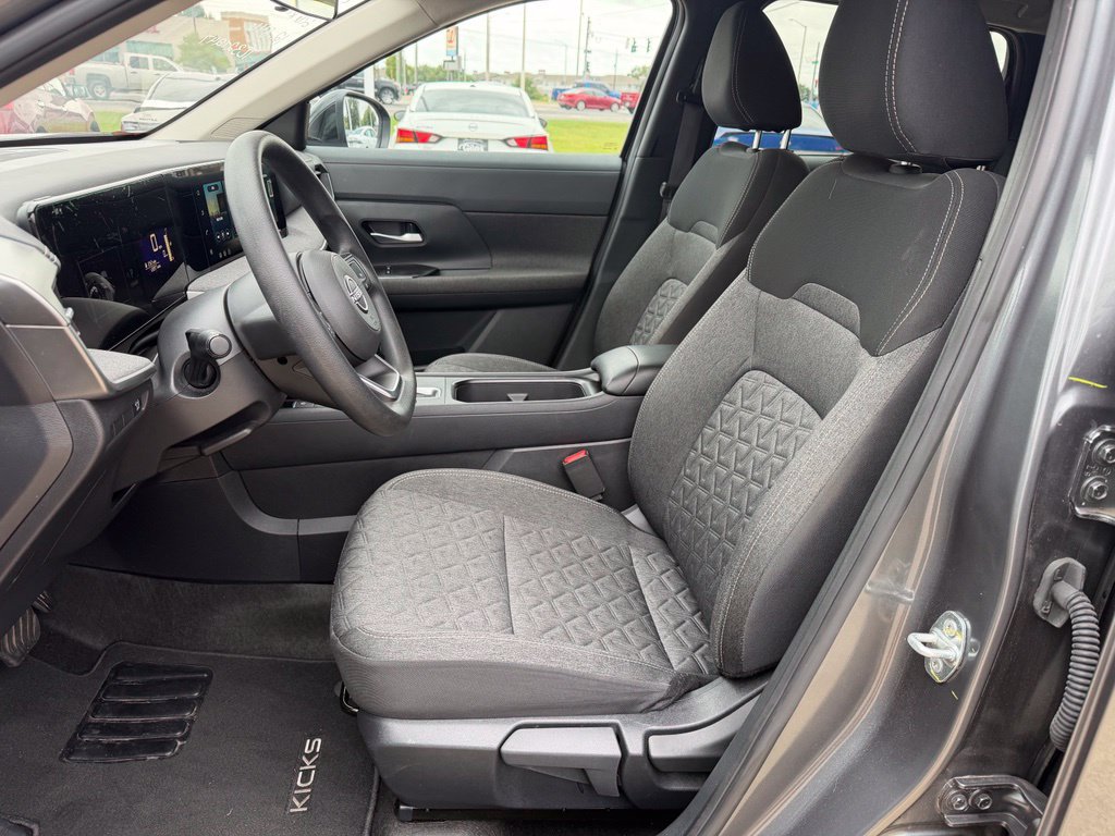 Used 2026 Nissan Kicks SV FWD image 9