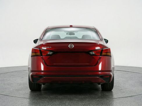 Used 2025 Nissan Altima 2.5 SV FWD image 7