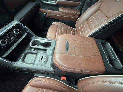 Used 2024 GMC Sierra 2500 Denali Ultimate image 19