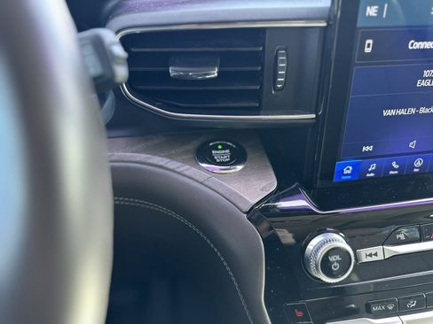 Used 2021 Ford Explorer Platinum w/ Equipment Group 601A image 31