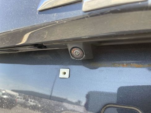 Used 2023 Chevrolet Equinox LT AWD/4WD image 9