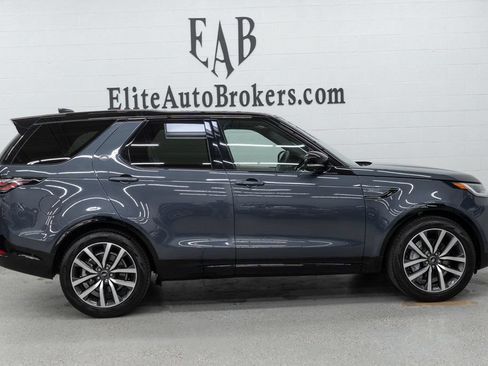 Used 2024 Land Rover Discovery Dynamic SE AWD/4WD image 5