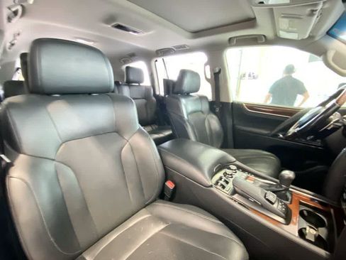 Used 2017 Lexus LX 570 4WD w/ Luxury Package image 27