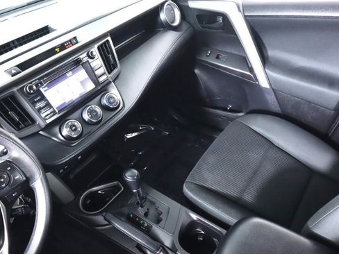 Used 2018 Toyota RAV4 LE image 30