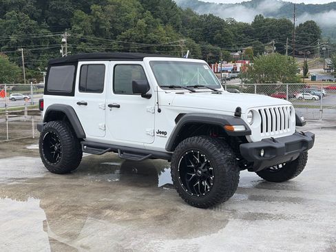 Used 2022 Jeep Wrangler Unlimited Sport AWD/4WD image 1