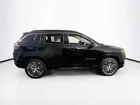 Used 2022 Jeep Compass Limited w/ Elite Group AWD/4WD image 4