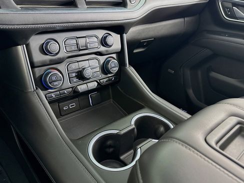 Used 2023 Chevrolet Tahoe Z71 w/ Luxury Package image 5