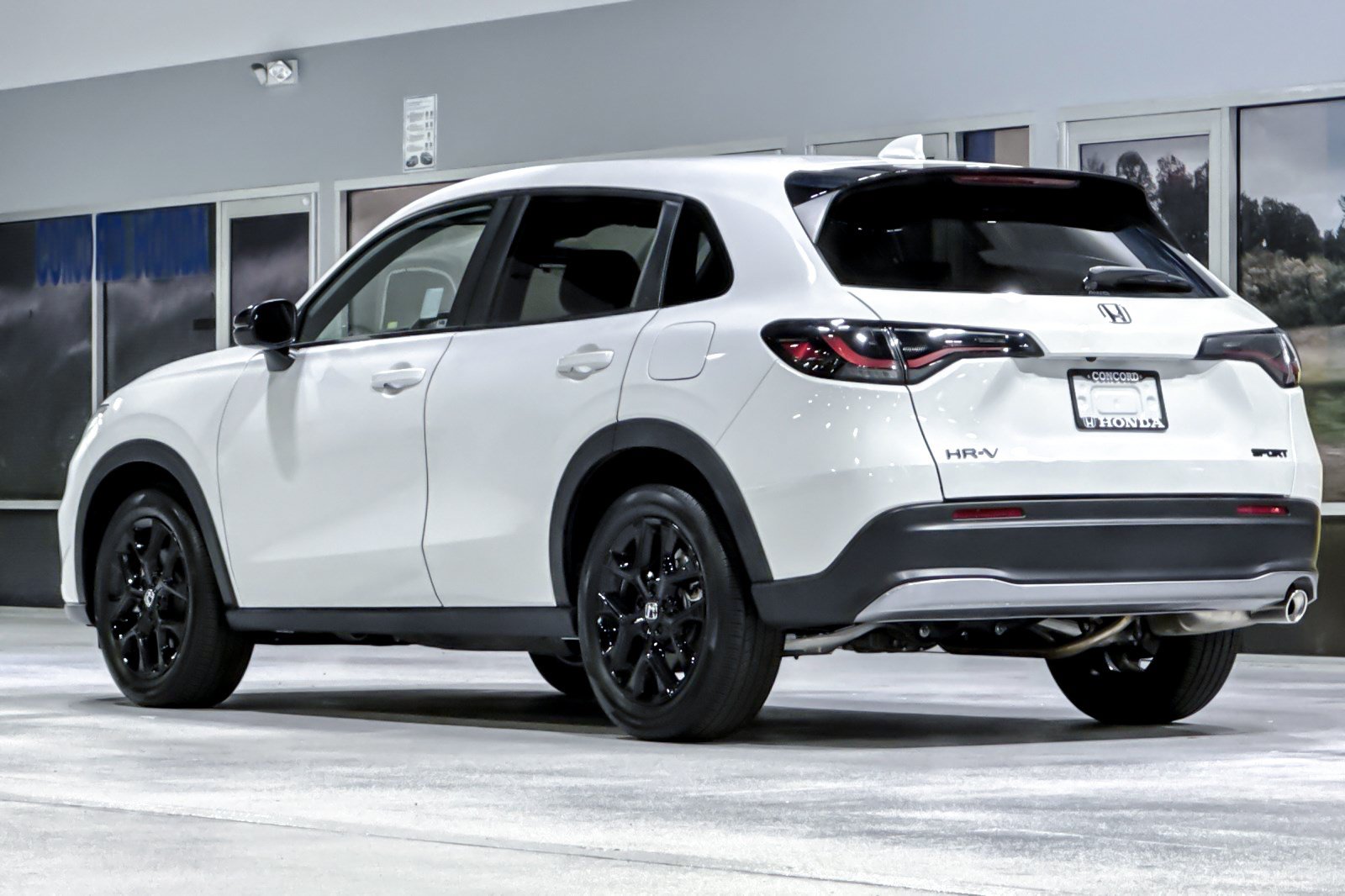 Used 2025 Honda HR-V Sport image 3