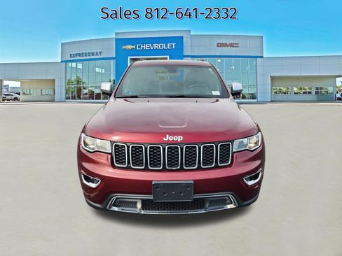 Used 2020 Jeep Grand Cherokee Limited w/ Luxury Group II image 2