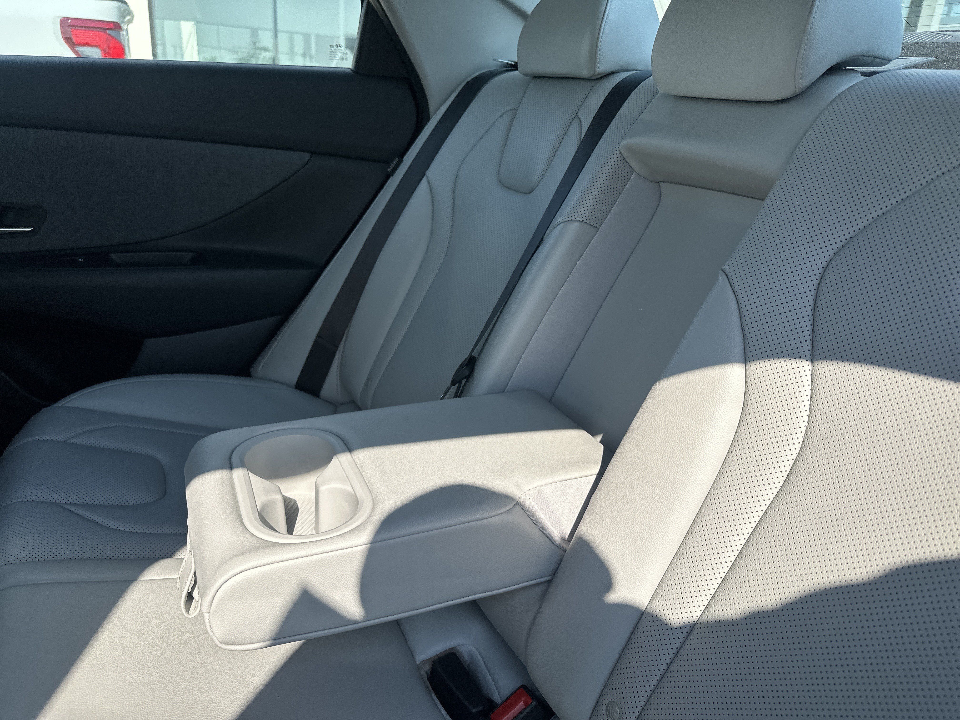Used 2024 Hyundai Elantra Limited FWD image 30