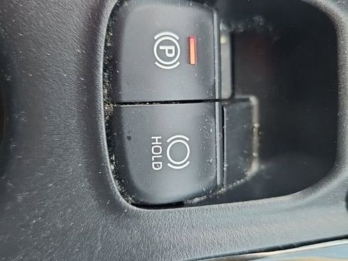Used 2021 Toyota Corolla LE FWD image 13