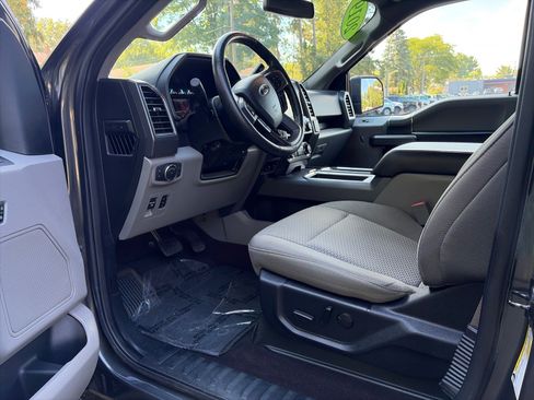 Used 2019 Ford F150 XLT w/ Equipment Group 302A Luxury AWD/4WD image 9