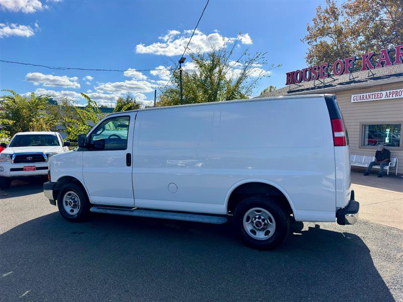 Used 2017 GMC Savana 2500 RWD image 2