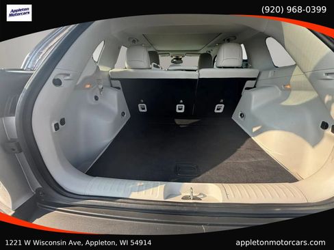 Used 2019 Jeep Cherokee Limited w/ Technology Group AWD/4WD image 34