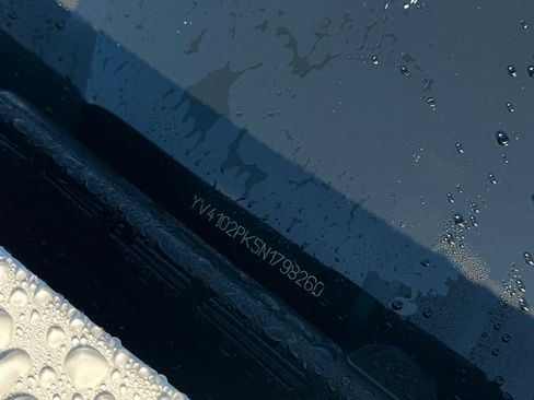 Used 2022 Volvo XC90 T5 Momentum w/ Climate Package image 17