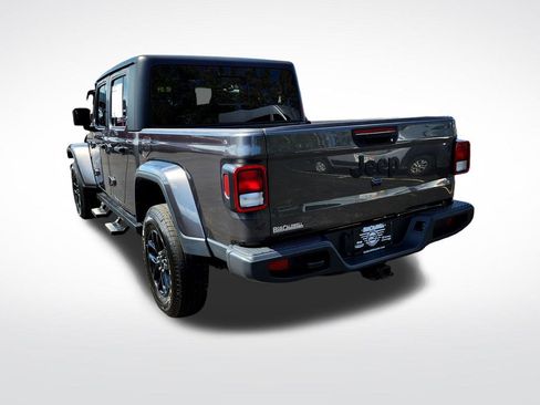 Used 2022 Jeep Gladiator Sport image 6