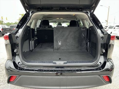 Certified 2024 Toyota Highlander XLE AWD/4WD image 18