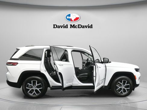 Used 2023 Jeep Grand Cherokee Limited w/ Luxury Tech Group II AWD/4WD image 45