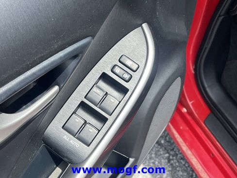 Used 2015 Toyota Prius Persona Series FWD image 19