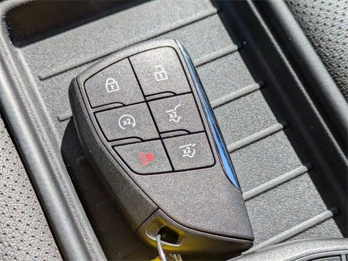 Used 2024 GMC Yukon SLT w/ SLT Luxury Package image 35