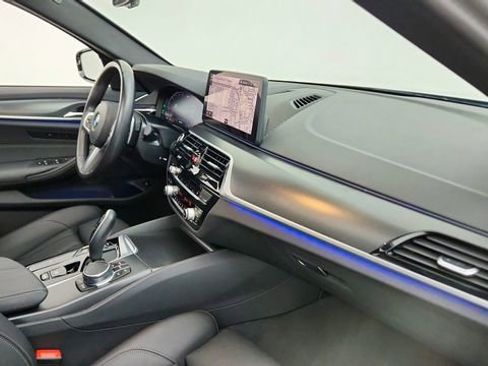 Used 2023 BMW 530i w/ M Sport Package image 19