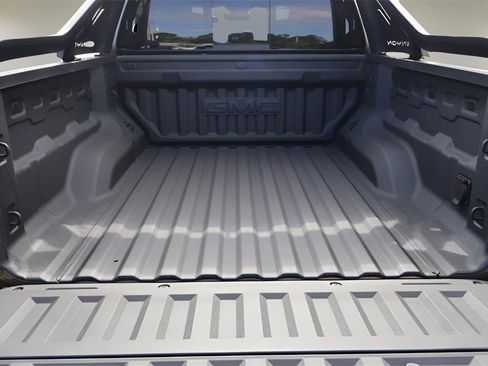 Used 2025 GMC Canyon AT4 w/ Nightfall Edition image 16