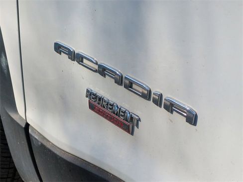 Used 2022 GMC Acadia SLT w/ Technology Package image 11