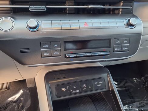 Used 2024 Hyundai Kona Limited image 13