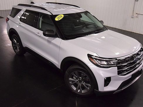 New 2026 Ford Explorer Active w/ Active Comfort Package AWD/4WD image 10