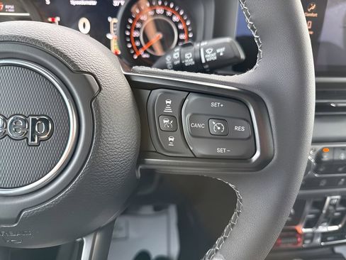 New 2026 Jeep Wrangler Unlimited Rubicon w/ Steel Bumper Group image 19