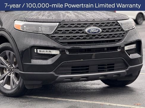 Certified 2022 Ford Explorer XLT w/ Equipment Group 202A image 4