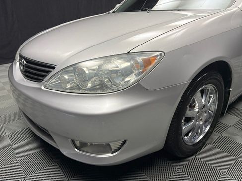 Used 2006 Toyota Camry XLE FWD Sedan 3.0L 6-Cyl image 10