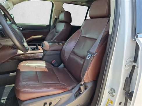 Used 2016 Chevrolet Suburban LTZ RWD image 16