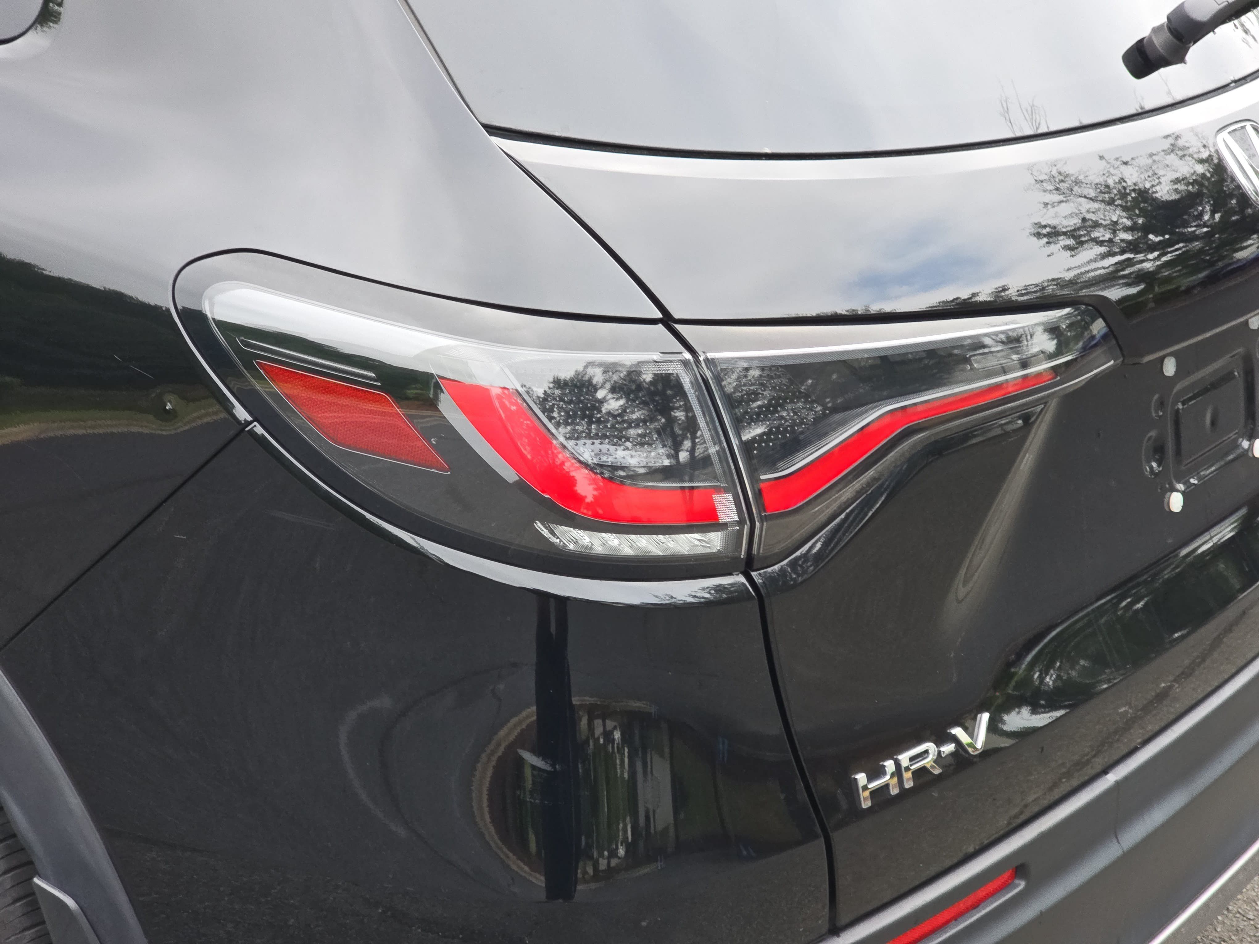 Certified 2025 Honda HR-V Sport image 33