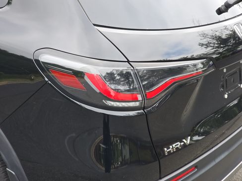 Used 2025 Honda HR-V Sport image 33