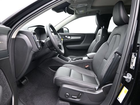 Used 2025 Volvo XC40 B5 Ultra w/ Climate Package AWD/4WD image 25