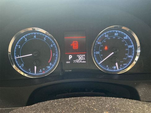 Used 2017 Toyota Corolla LE FWD image 15
