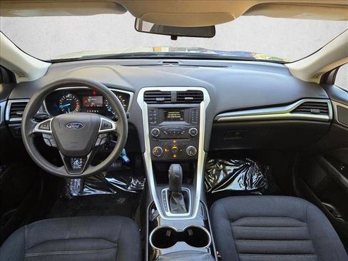 Used 2015 Ford Fusion SE FWD image 15