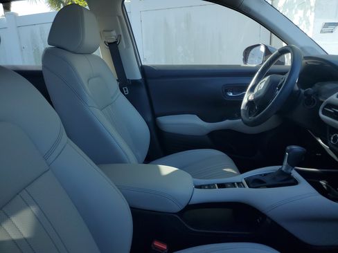 Used 2024 Honda HR-V EX-L image 10