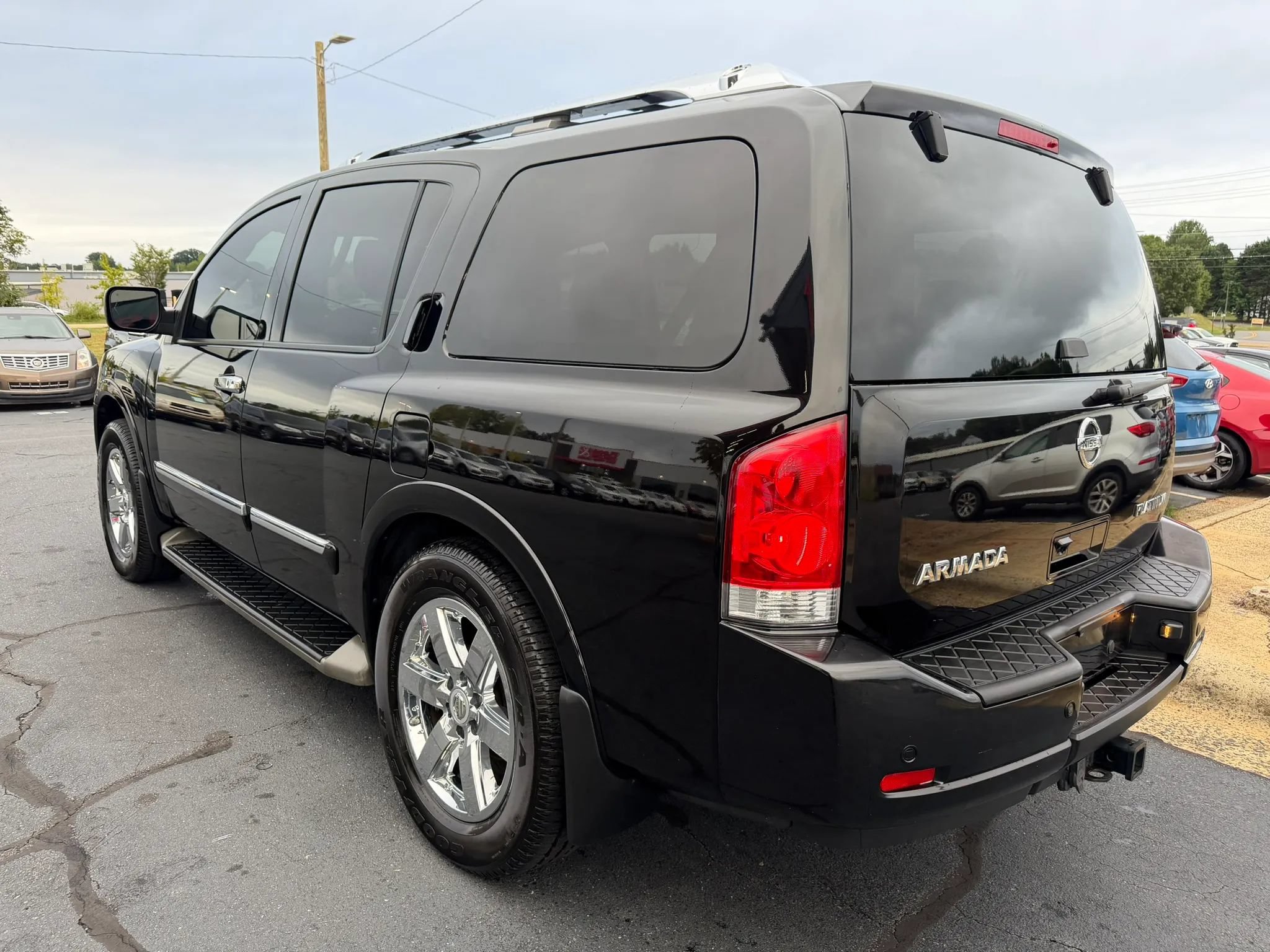 Used 2013 Nissan Armada Platinum AWD/4WD image 5
