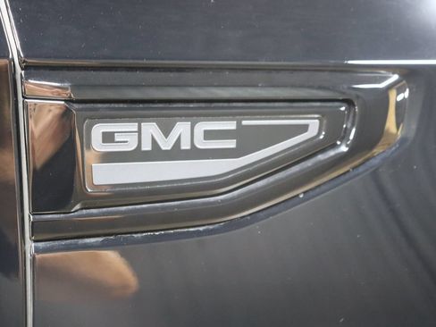 Used 2023 GMC Yukon Denali Ultimate AWD/4WD image 9
